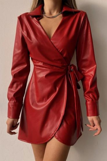 Elegantiška „Pellita“ mini suknelė su kakleliu iš dirbtinės odos, raudona