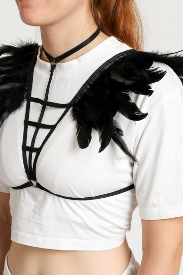 Petnešos diržas - liemenėlė iš elastinių petnešėlių su plunksnomis, ART2294, juoda