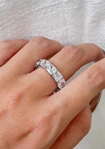 Sidabrinis žiedas su cirkoniais, sidabro spalvos