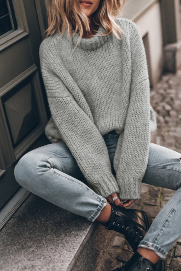 Oversize džemperis su kaklu, šviesiai pilkas